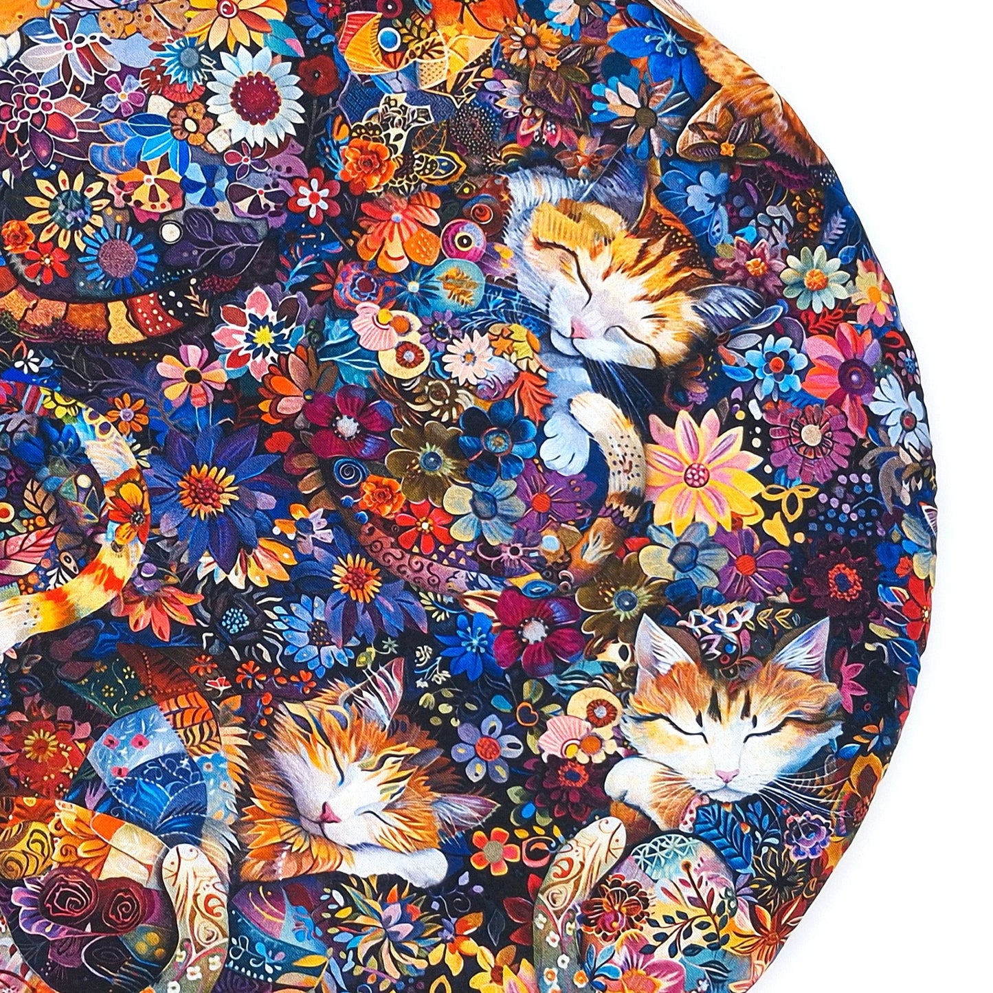 Round Catnip Mat for Cats, Sleeping Cats & Flowers Cat Cushion, 16.5 Inch