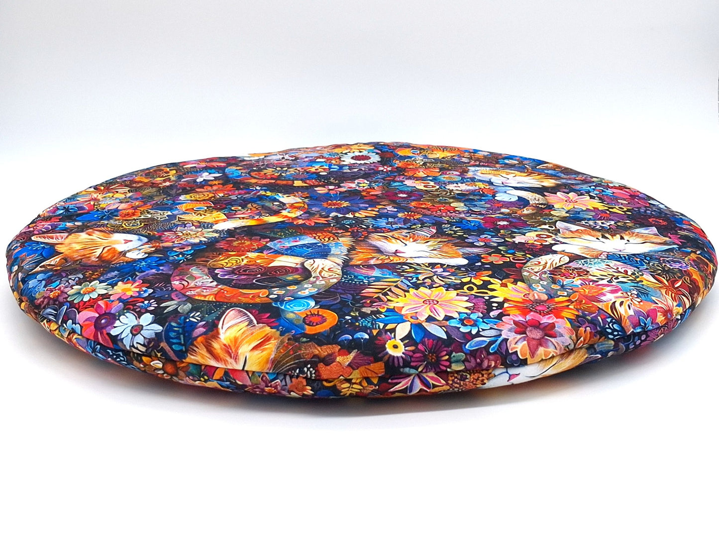 Round Catnip Mat for Cats, Sleeping Cats & Flowers Cat Cushion, 16.5 Inch