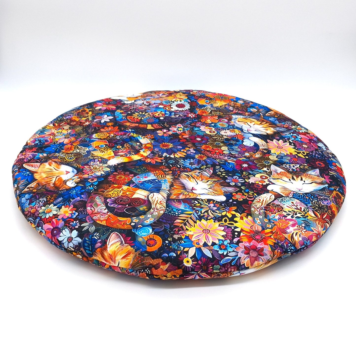 Round Catnip Mat for Cats, Sleeping Cats & Flowers Cat Cushion, 16.5 Inch